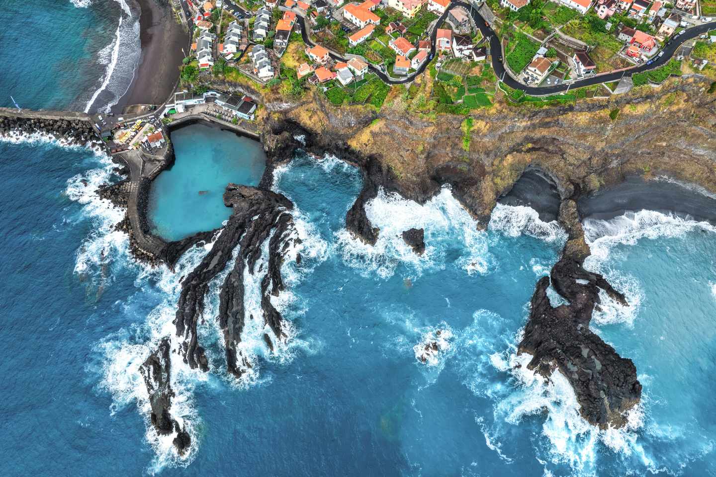 portugal-madeira-seixal-natuerliche-pools-g-2197354647.jpg