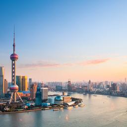 shanghai-skyline-pearl-tower-fluss-g-465535964.jpg