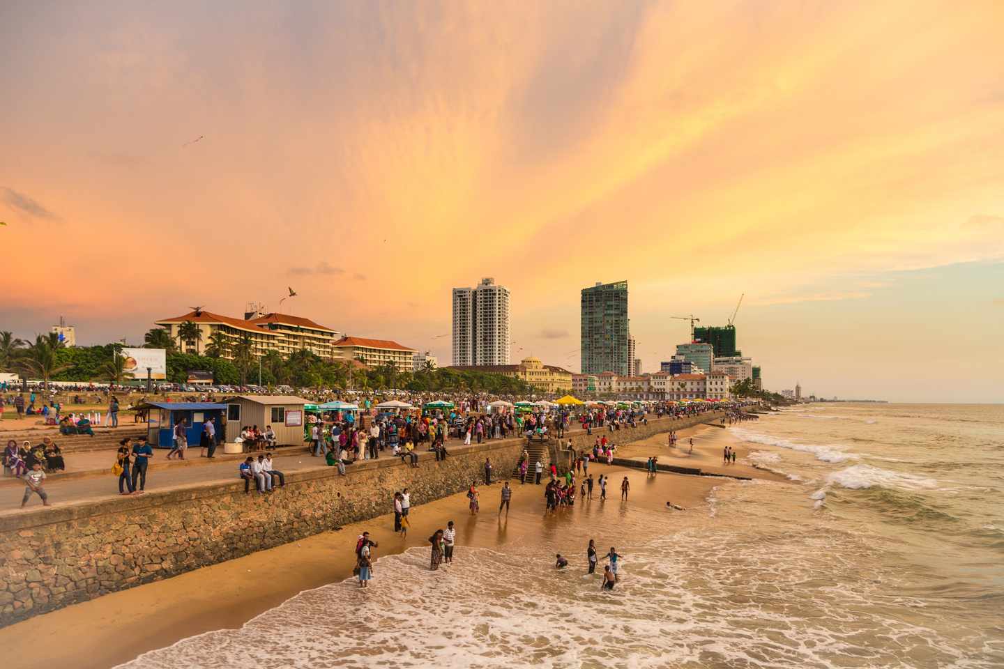 sri-lanka-colombo-meer-sonnenuntergang-t-528830827.jpg