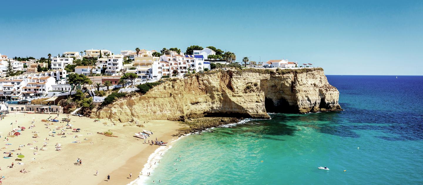 portugal-algarve-g-621695504.jpg