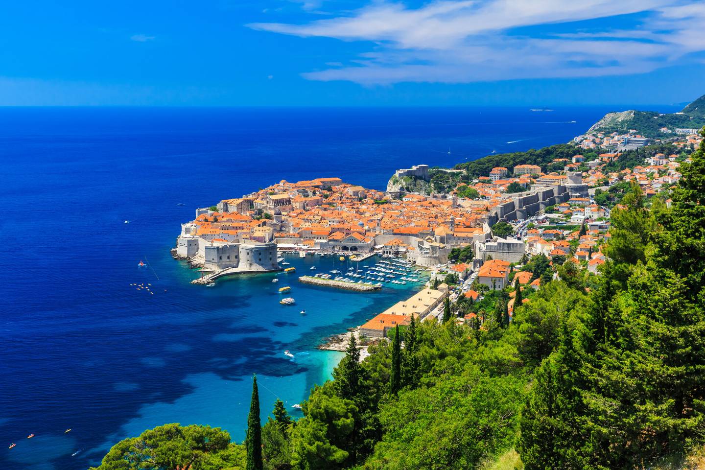 kroatien-dalmatien-dubrovnik-stadtansicht-klein-g-499518382.jpg