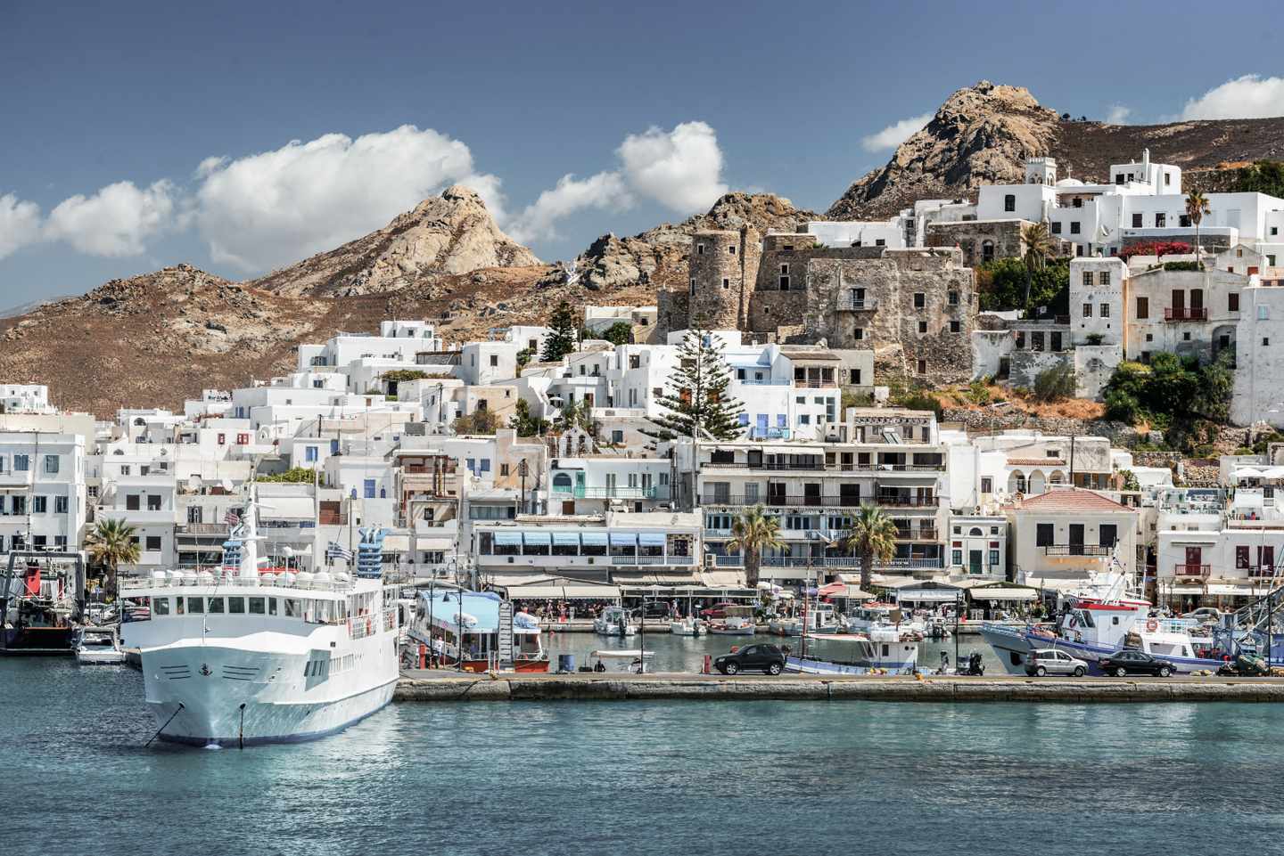griechenland-naxos-hafen-vom-wasser-g-865108736_bearbeitet.jpg