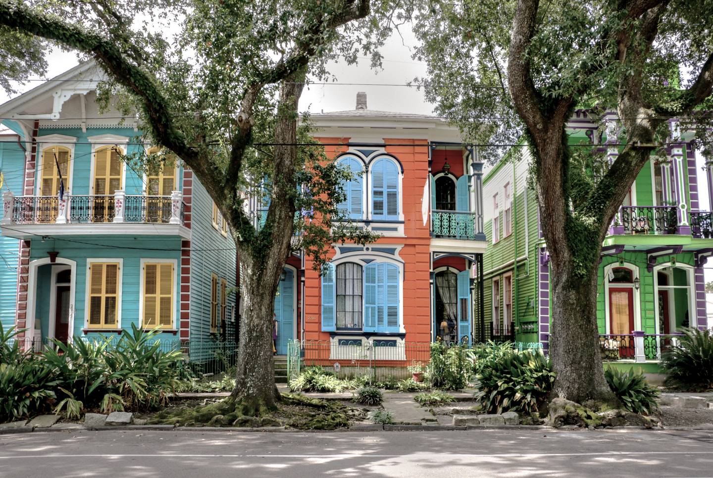 usa-louisiana-new-orleans-bunte-haeuserzeile-g-1218638588.jpg