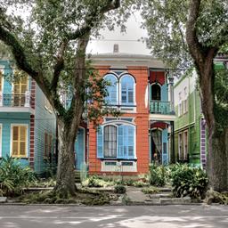 usa-louisiana-new-orleans-bunte-haeuserzeile-g-1218638588.jpg