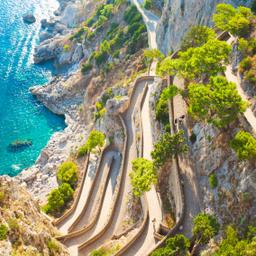 italien-kampanien-capri-kueste-mit-strasse-g-483678059.jpg