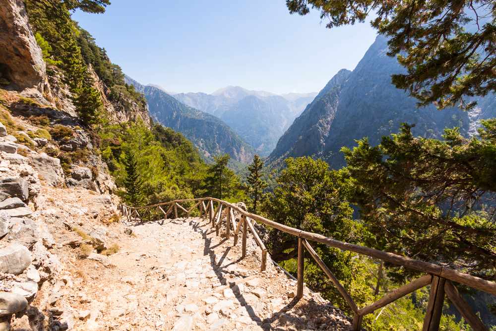 kreta_samaria_schlucht_weg_dertour_g-493878980.jpg