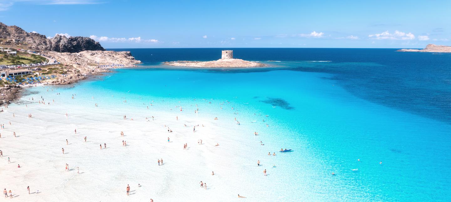 Italien-Sardinien-Stintino-Strand--g-1489235110.jpg