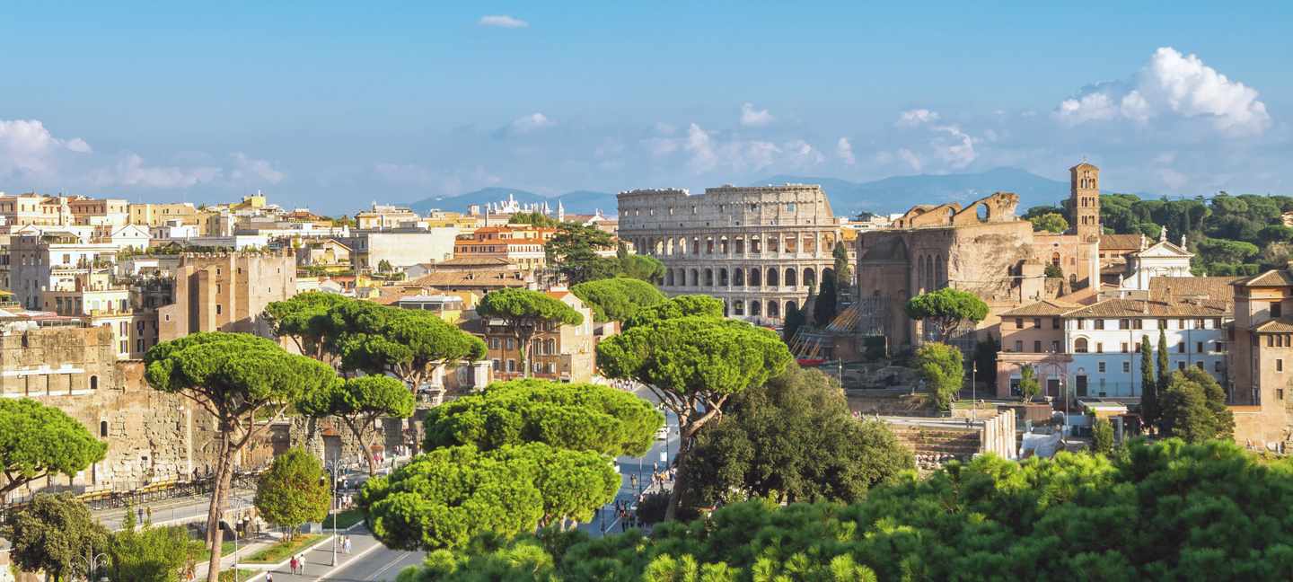 italien-rom-kolosseum-forum-romanum-g-946597442.jpg
