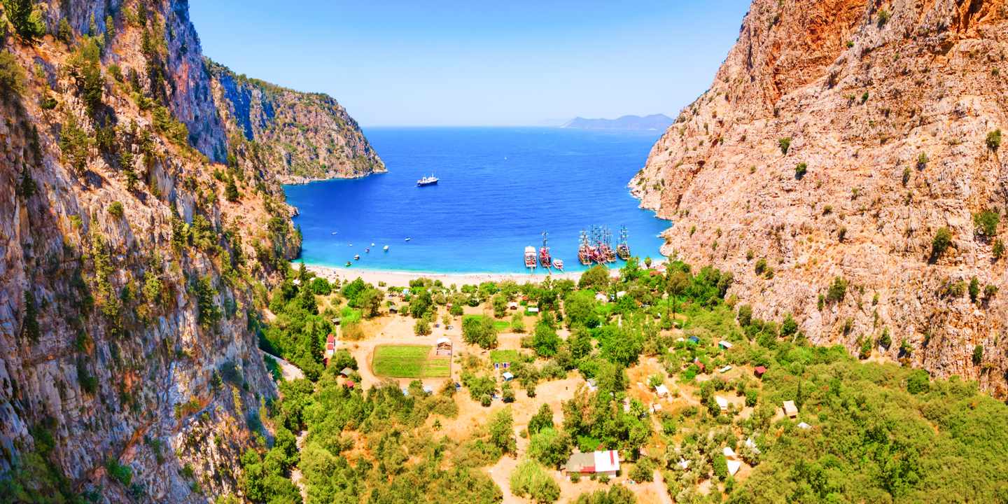 tuerkei-fethiye-butterfly-valley-strand-luftaufnahme-panorama-g-2160255660.jpg