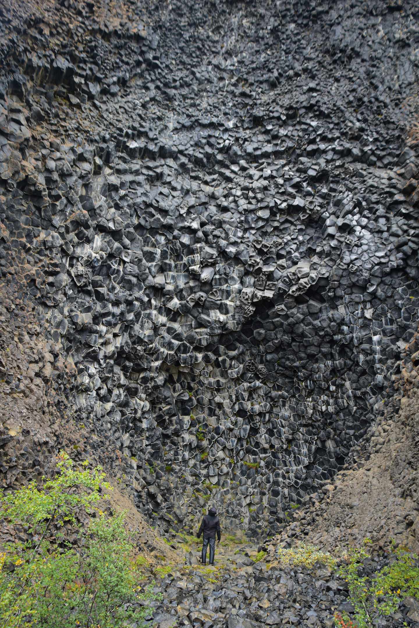 bltb3f69d98f187af08-island-vesturdalur-hljodaklettar-basalt-formation-i-lena-herrmann.jpg Basalt-Formation am Hljodaklettar auf Island