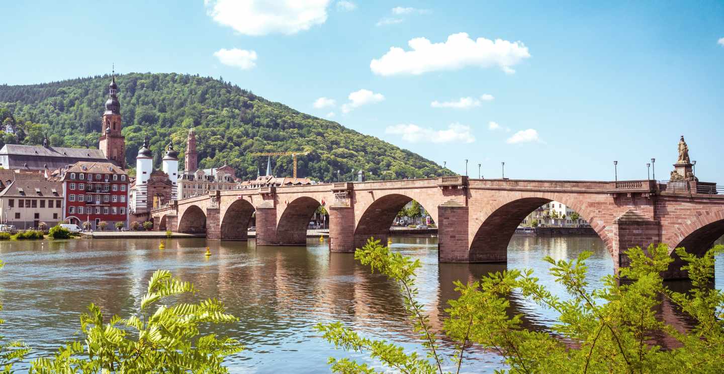 deutschland-heidelberg-alte-bruecke-g-1573911365.jpg