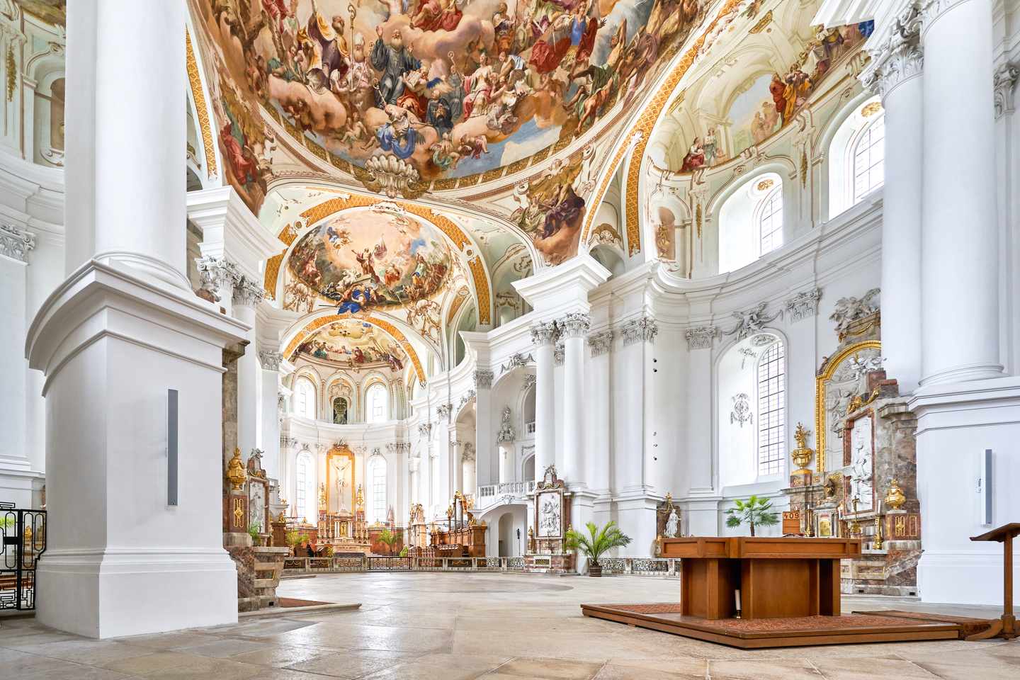 deutschland-bodensee-birnau-basilika-innenraum-g-1441565077.jpg