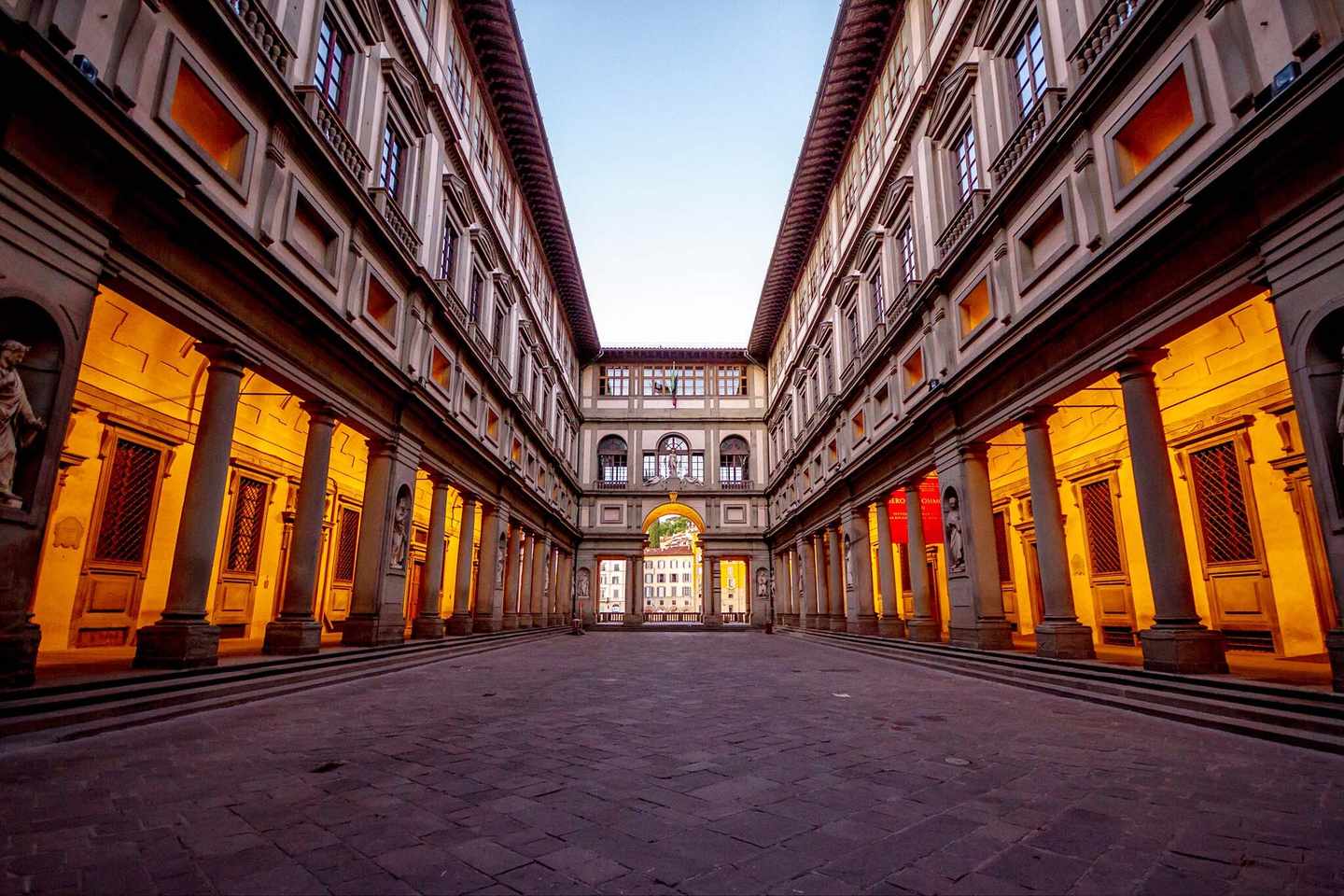 italien-florenz-uffizi-gallerie-g-524906176.jpg