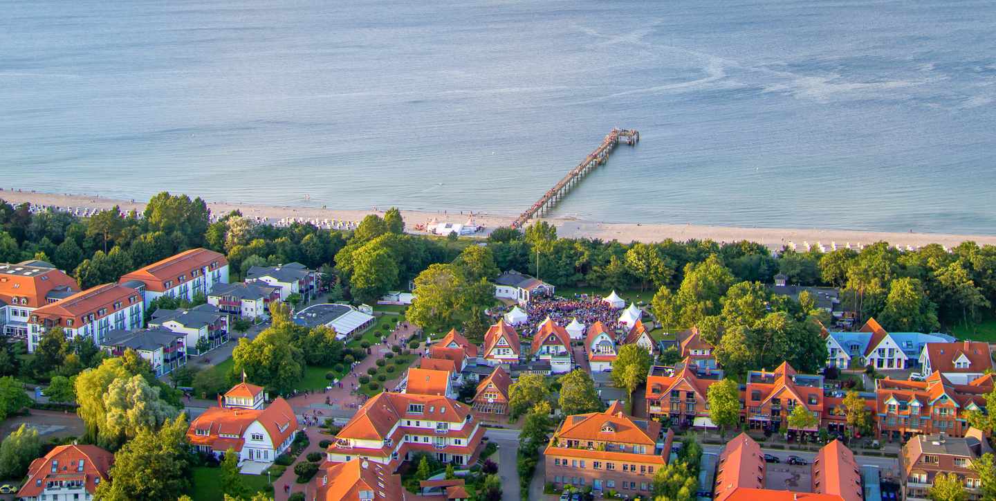 deutschland-boltenhagen-ostsee-luftaufnahme-seebruecke-g-2159484211.jpg