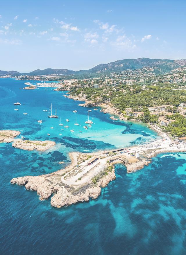 Reiseziele im Sommer spanien-mallorca-cala-xinxell-von-oben-g-1328984009.jpg