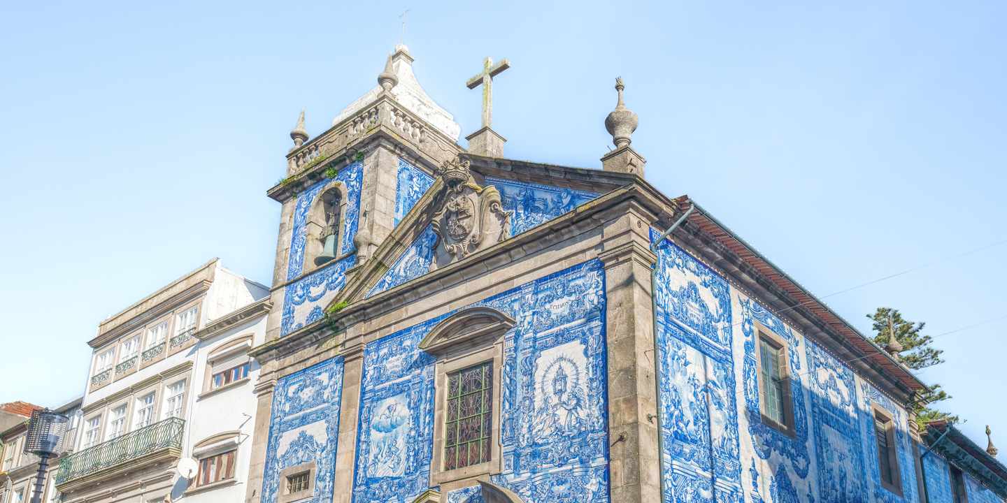 portugal-porto-capela-das-almas-azulejos-santa-catarina-kapelle-g-1439307695.jpg