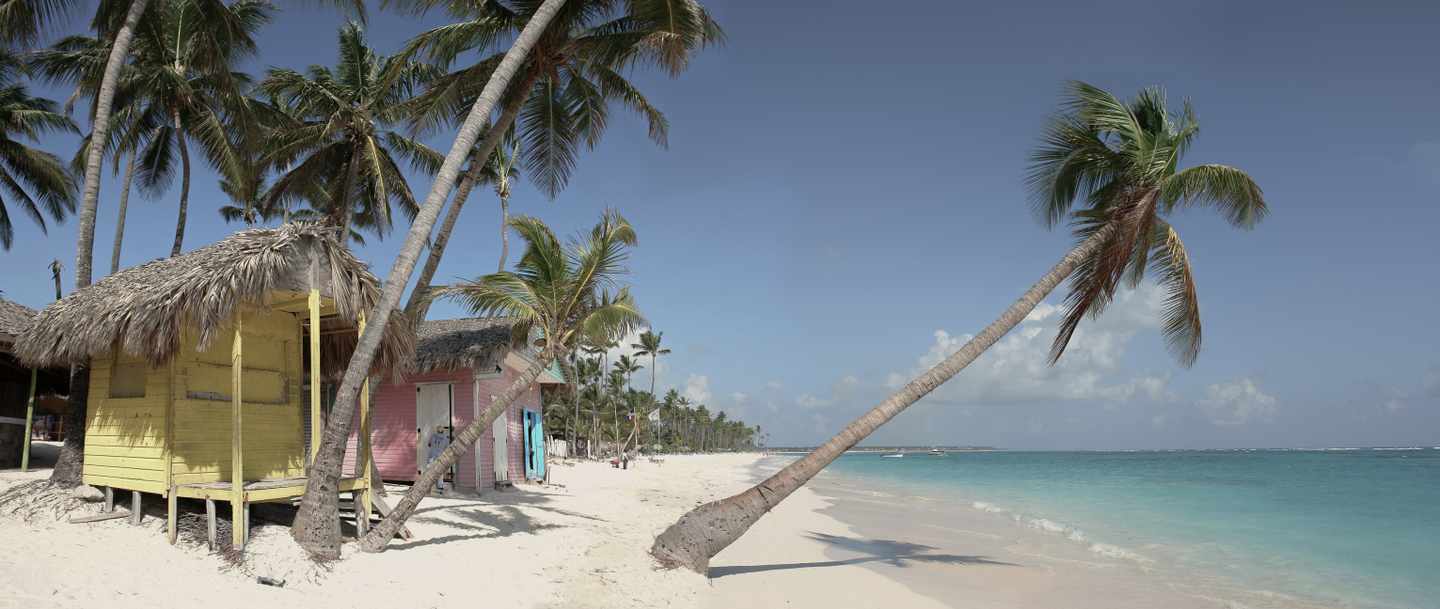 karibik-domnikanische-republik-punta-cana-strand-huetten-palmen-g-172628535.jpg