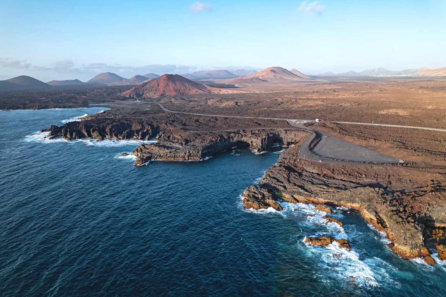 Kanaren-Lanzarote-Aussichtspunkt-Hoehlen-Los-Hervideros-g-1457325214.jpg