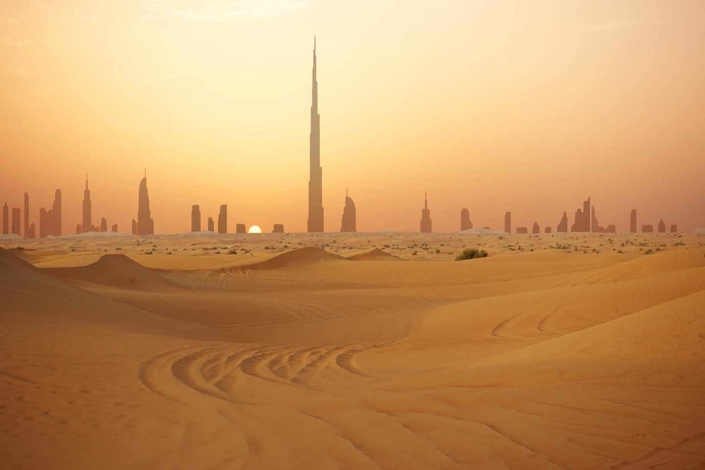 vae-dubai-wueste-g-962853342.jpg