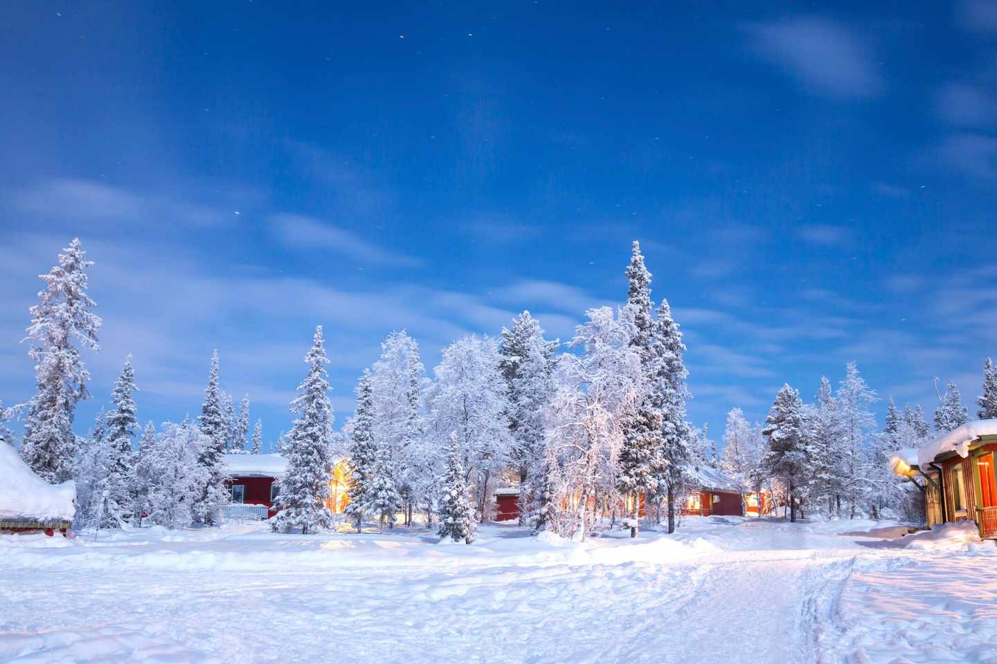 schweden-lappland-haeuser-t-166139197.jpg
