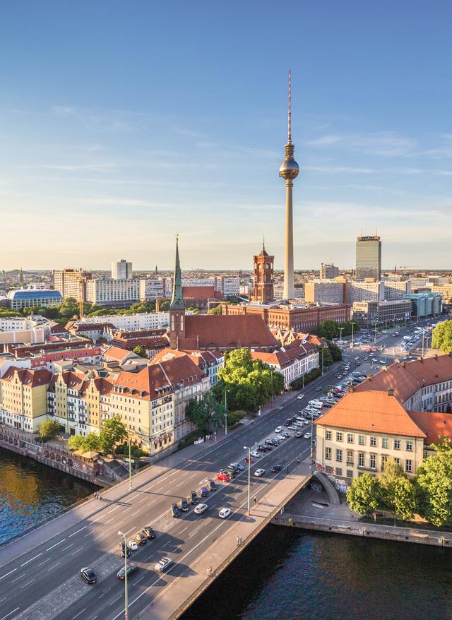 Städtereisen Berlin deutschland-berlin-panorama-spree-fernsehturm-sonnenuntergang-a-91600450.jpg