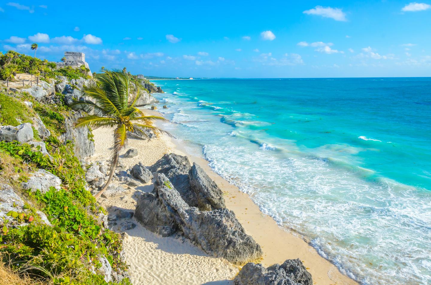 mexiko-tulum-el-castillo-paradise-beach-blick-auf-die-küste-g-821009012.jpg