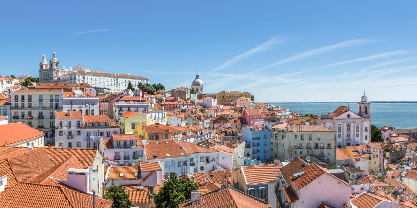 blta89bad8ce962fa60-portugal-lissabon-panorama-tejo-alfama-altstadt-ueberblick-g-694679901.jpg portugal-lissabon-panorama-tejo-alfama-altstadt-ueberblick-g-694679901.jpg