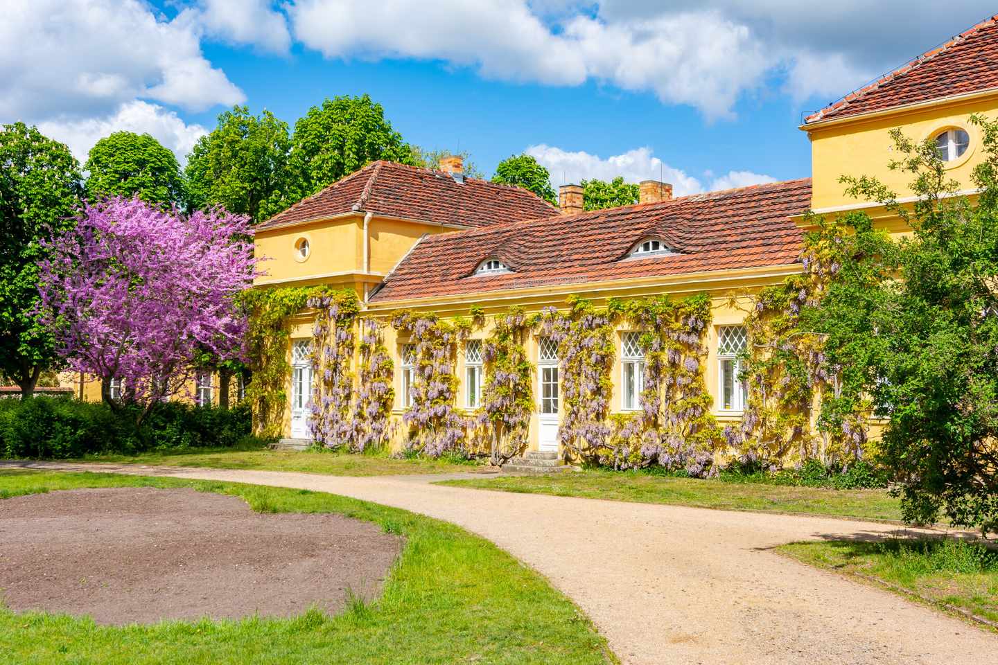 brandenburg-potsdam-schloss-klein-g-1209514632.jpg