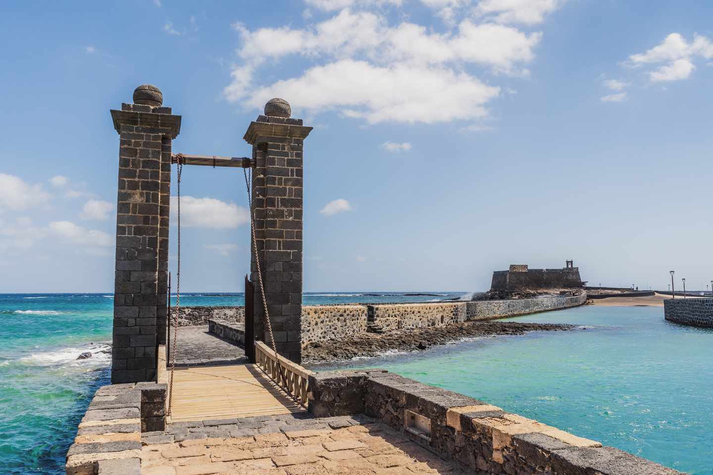 Brücke zur Festung Castillo de San Gabriel 