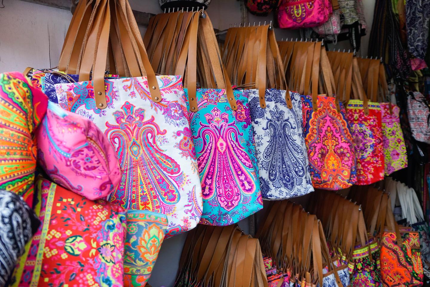 thailand-koh-samui-markt-taschen-t-642984252.jpg