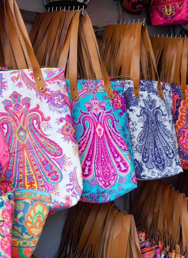 Shopping auf Koh-Samui thailand-koh-samui-markt-taschen-t-642984252.jpg