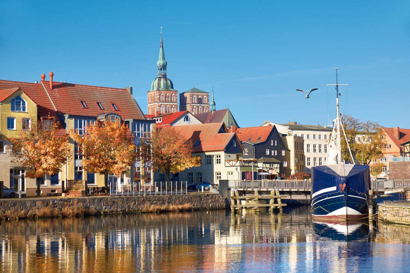 blt47efc6d74aa50b27-ostsee-stralsund-stadtbild-klein-g-1068352350.jpg ostsee-stralsund-stadtbild-klein-g-1068352350.jpg