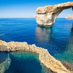 malta-gozo-azure-window-klein-g-475010646.jpg