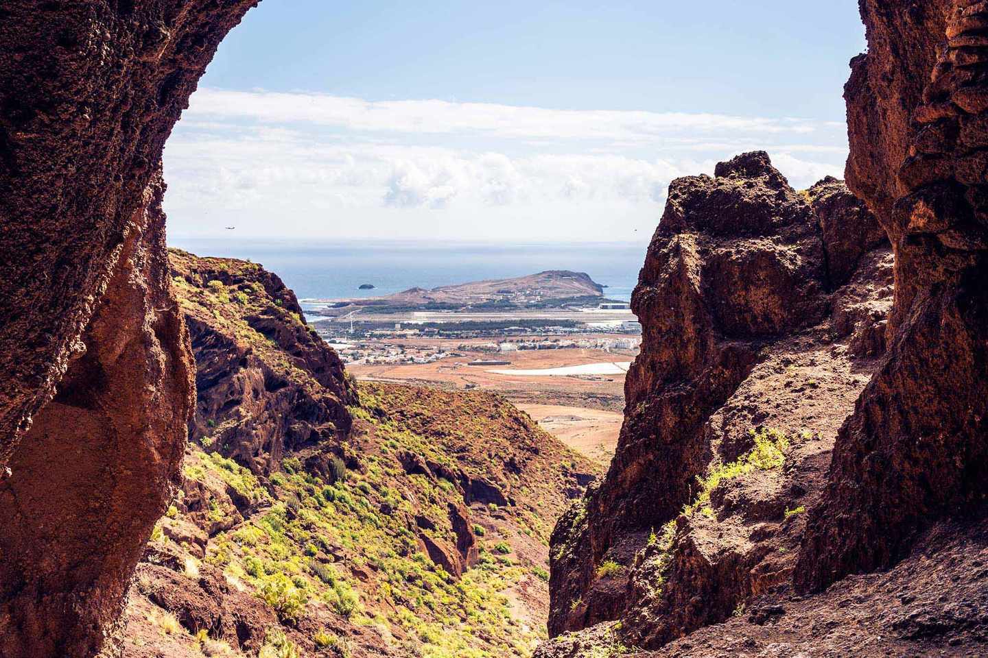 spanien-gran-canaria-cuatro-puerta-cueva-de-los-papeles-tueren-der-hoehle-g-1156395113.jpg