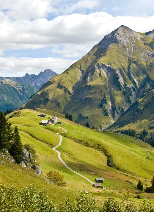österreich-vorarlberg-bregenzerwald-klein-g-518280517.jpg