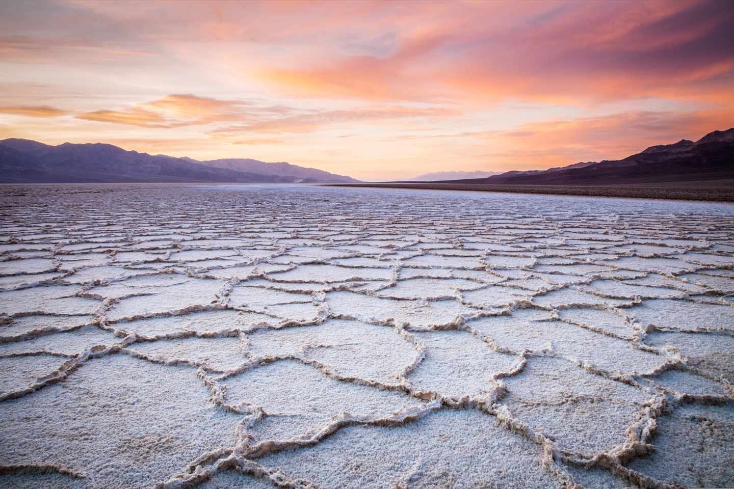 usa-death-valley-salzpfanne-g-857642770.jpg