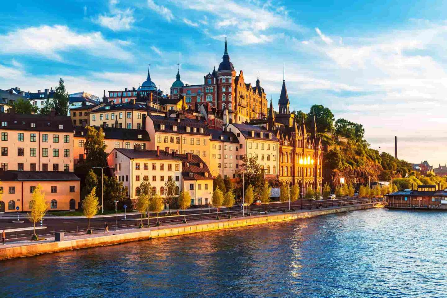schweden-stockholm-altstadt-g-506175664.jpg