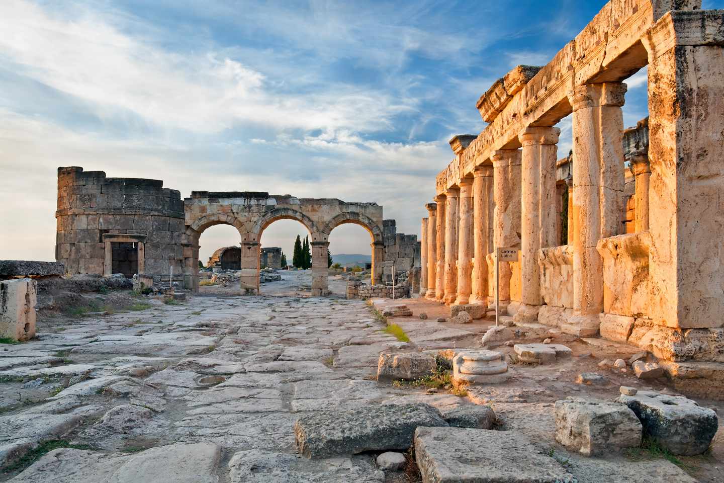 Türkei-Pamukkale-Hierapolis-g-152950180.jpg