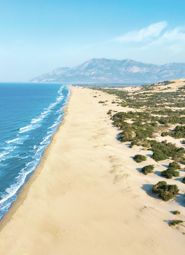 Zu den Angeboten Blick auf den Patara-Strand in Antalya Türkei