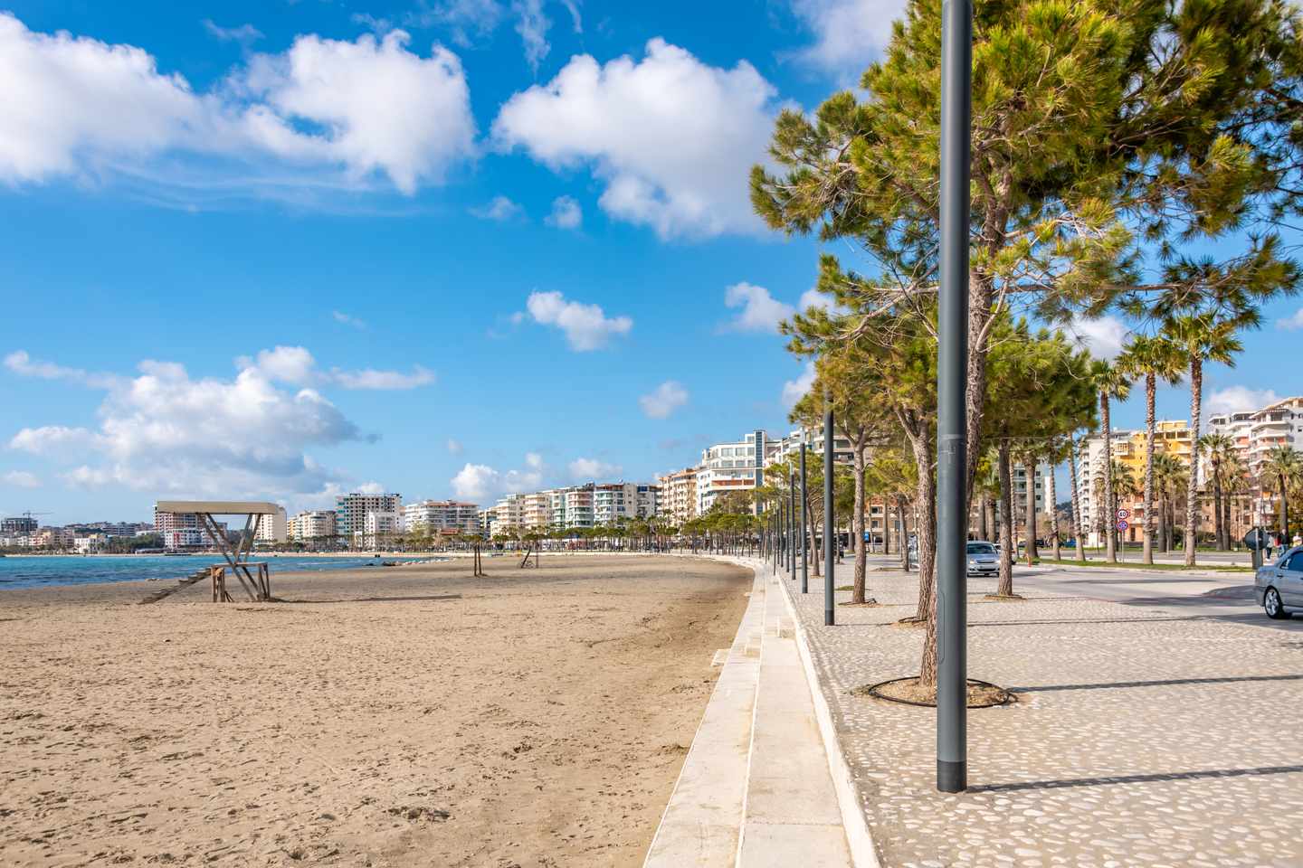 Albanien-Strand-Vlora-Promenade-g-2114387445.jpg