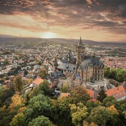 deutschland-sachsen-anhalt-wernigerode-schloss-luftaufnahme-g-1347251788.jpg