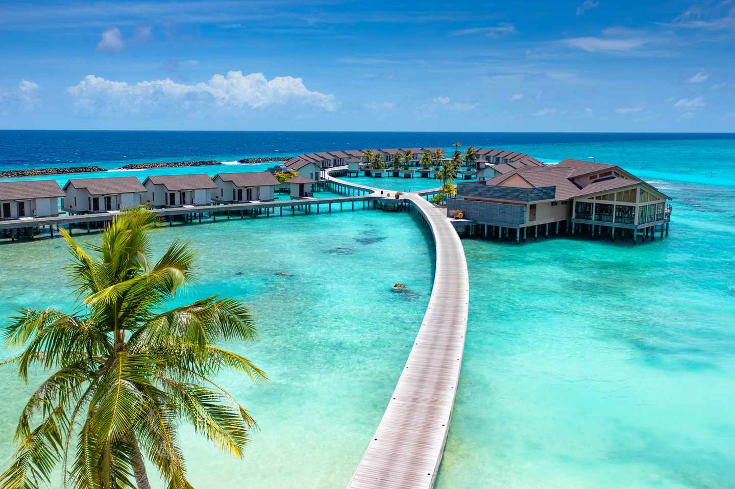 blteafbbf14973a2951-ATMOSPHERE_KANIFUSHI_MALDIVES_-_WATER_VILLA_JETTY_-_09_2023.jpg Atmosphere Kanifushi Maldives - Wasservillen mit Steeg im Wasser