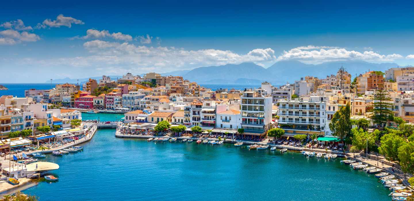 kreta-agios-nikolaos-hafen-und-promenade-von-oben-g-508427049.jpg