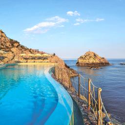italien-sizilien-unahotels-capotaormina-pool.jpg