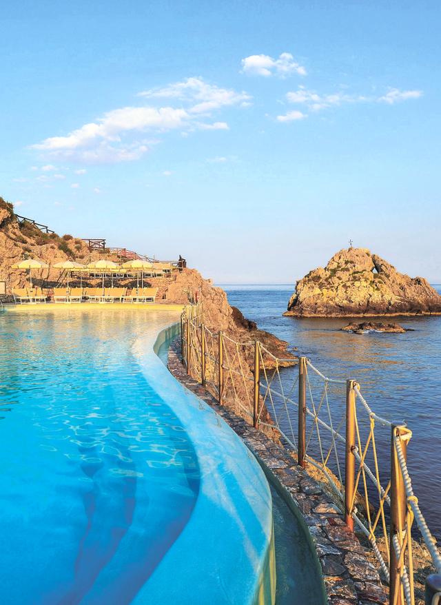 Italien Urlaub italien-sizilien-unahotels-capotaormina-pool.jpg