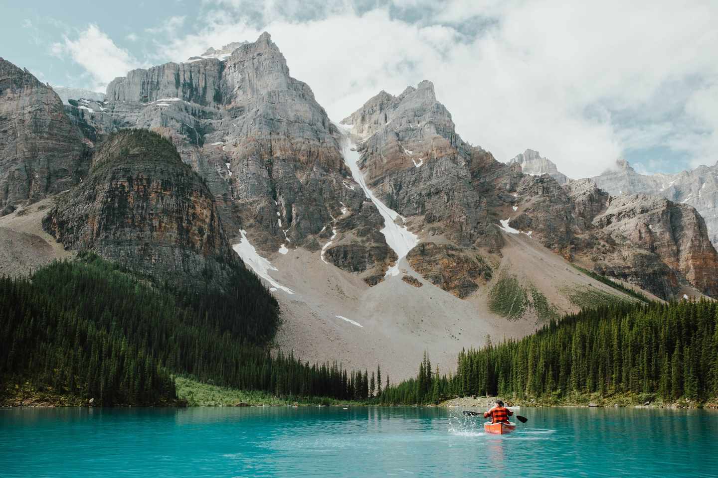 kanada-alberta-banff-national-park-moraine-lake-travel-alberta.jpg