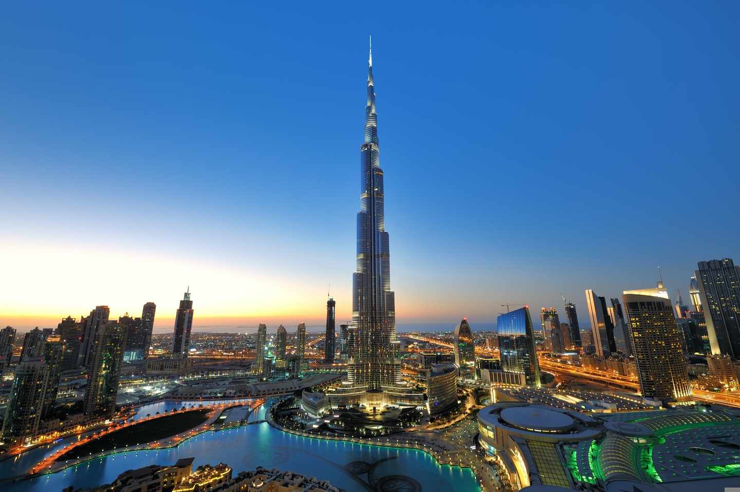 vae-dubai-burj-khalifa-g-155144477.jpg