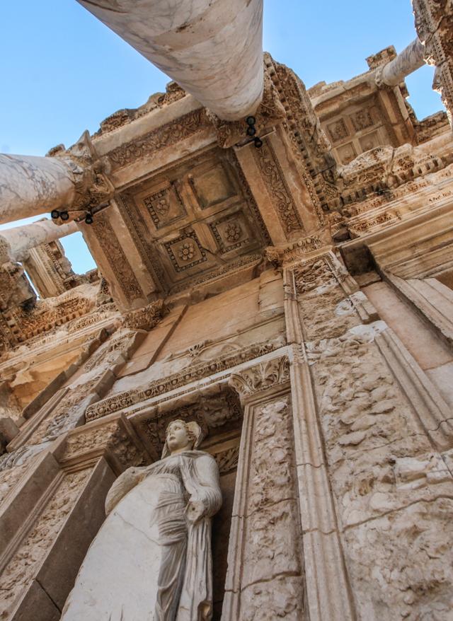 Kusadasi Urlaub tuerkei-kusadasi-ephesus-bibliothek-des-celsus-g-1070400036.jpg