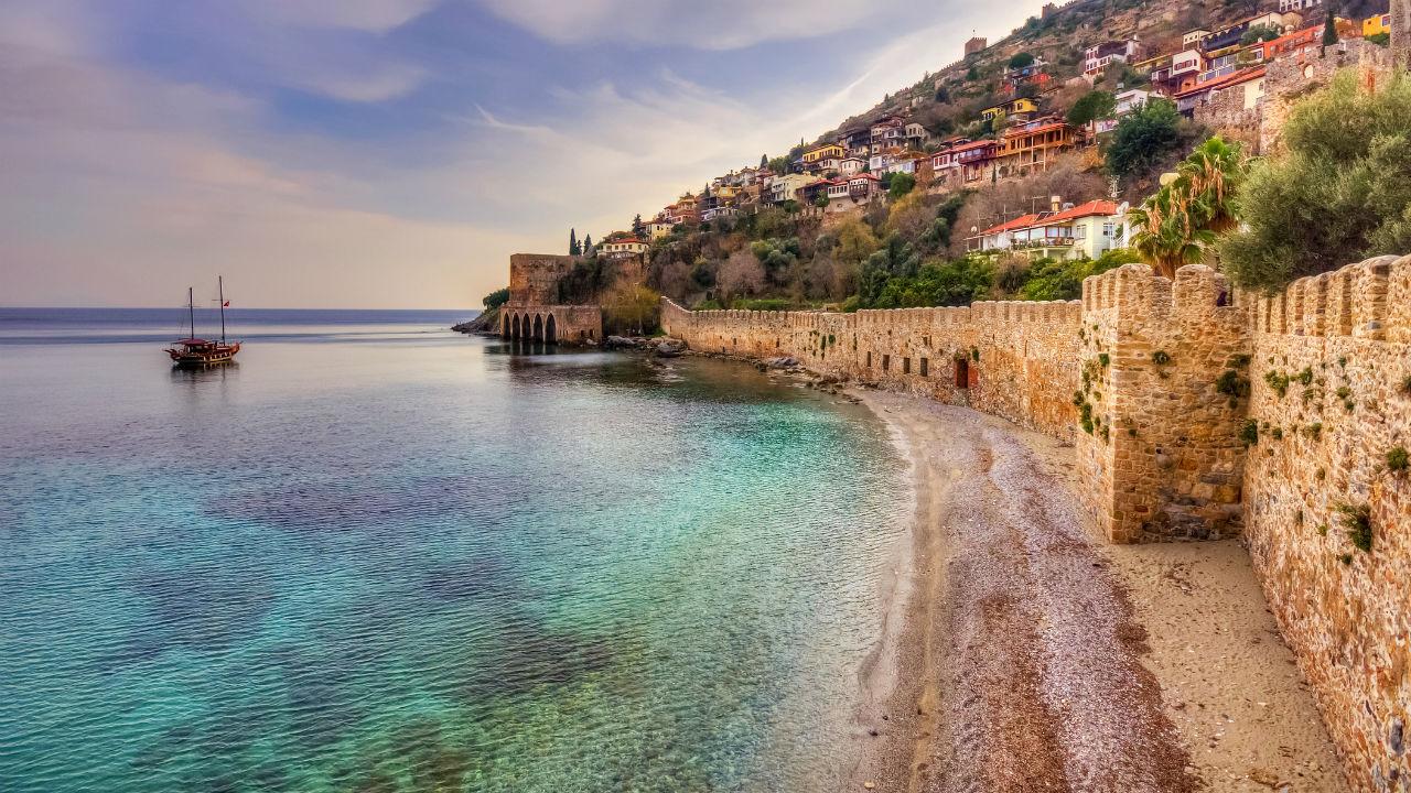 tuerkei-tuerkische-riviera-alanya-burg-t-588968004.jpg