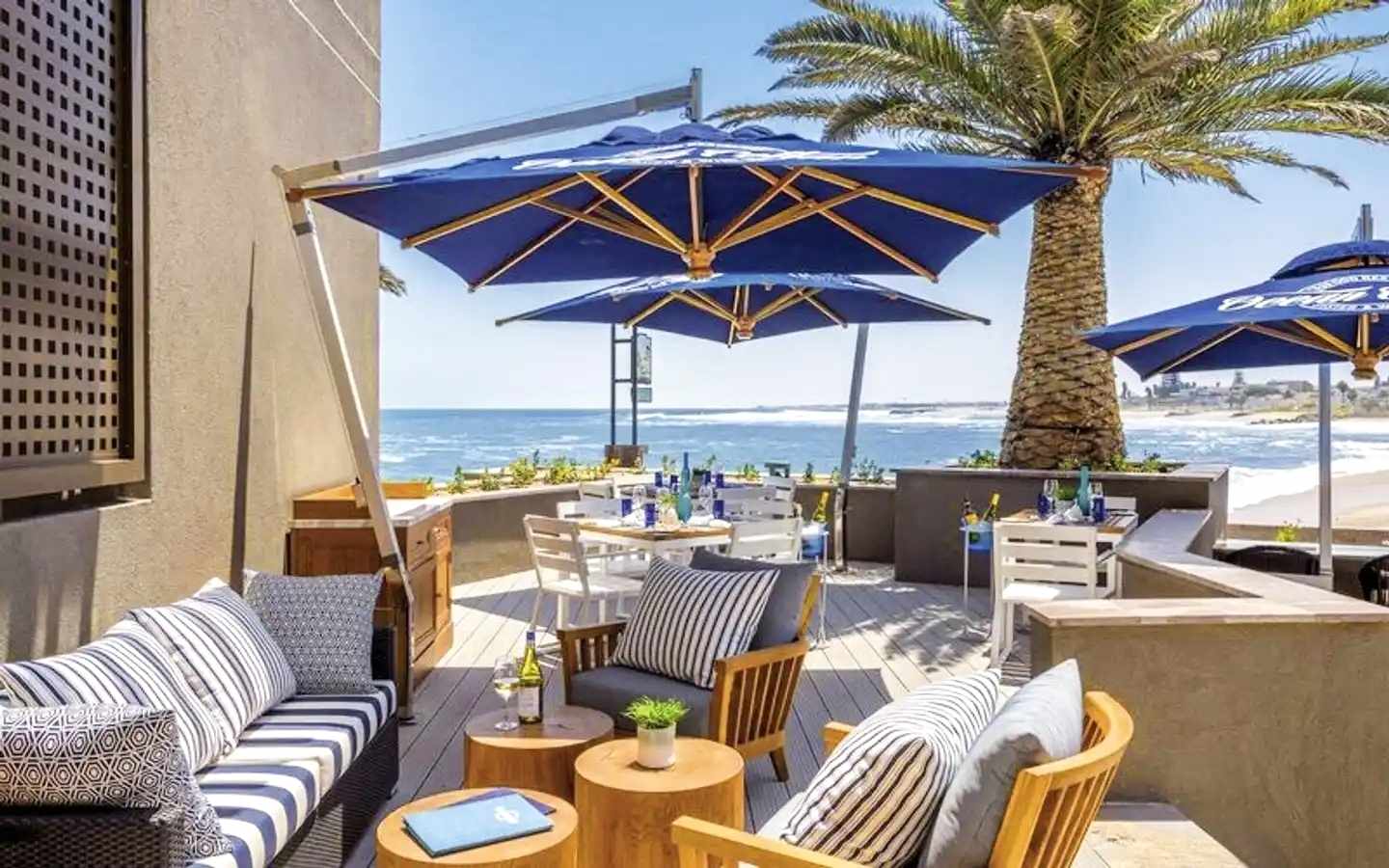 Sundowner mit Meerblick im Strand Hotel in Swakopmund